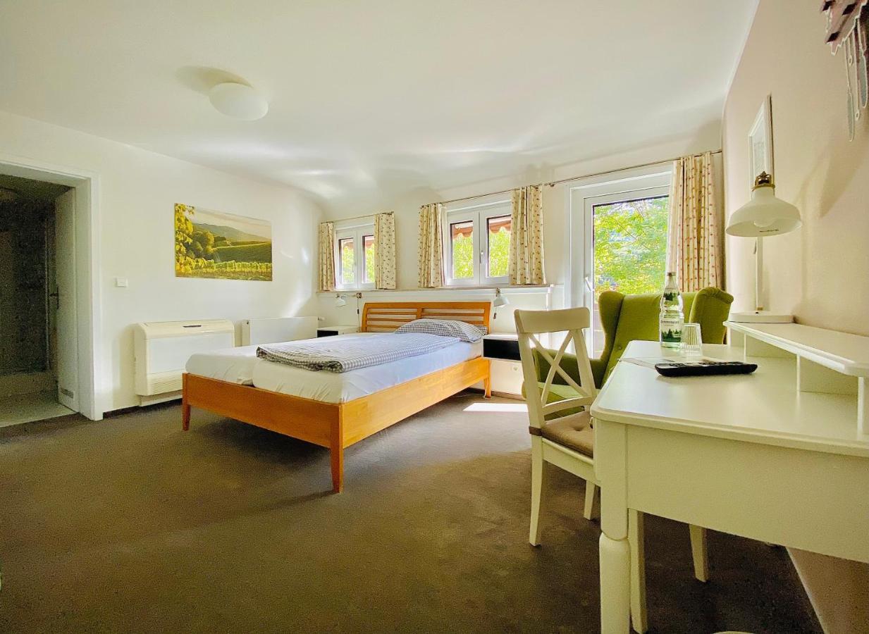 Pension Am Weinberg Sasbachwalden Buitenkant foto